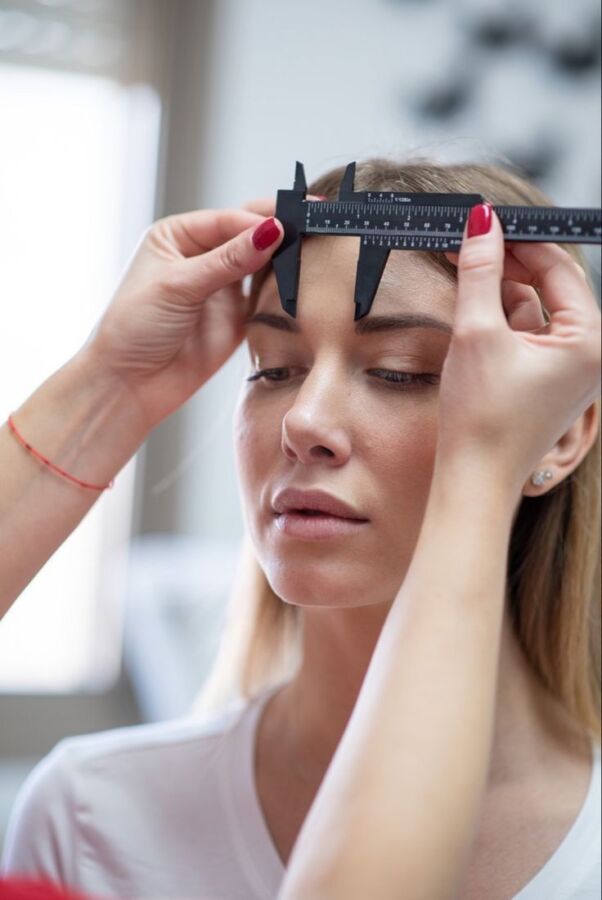 Microblading sourcils naturels