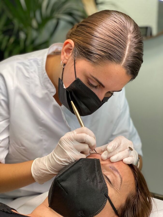 Microblading sourcils naturels