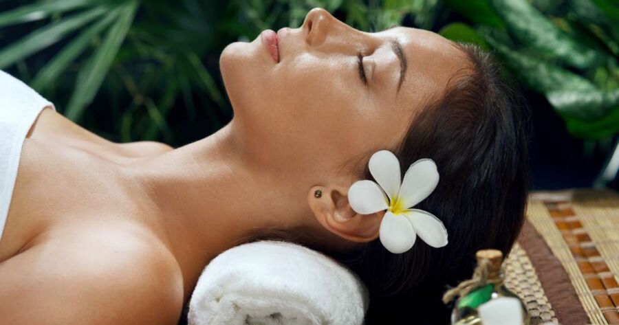 Massage balinais fleurs frangipanier