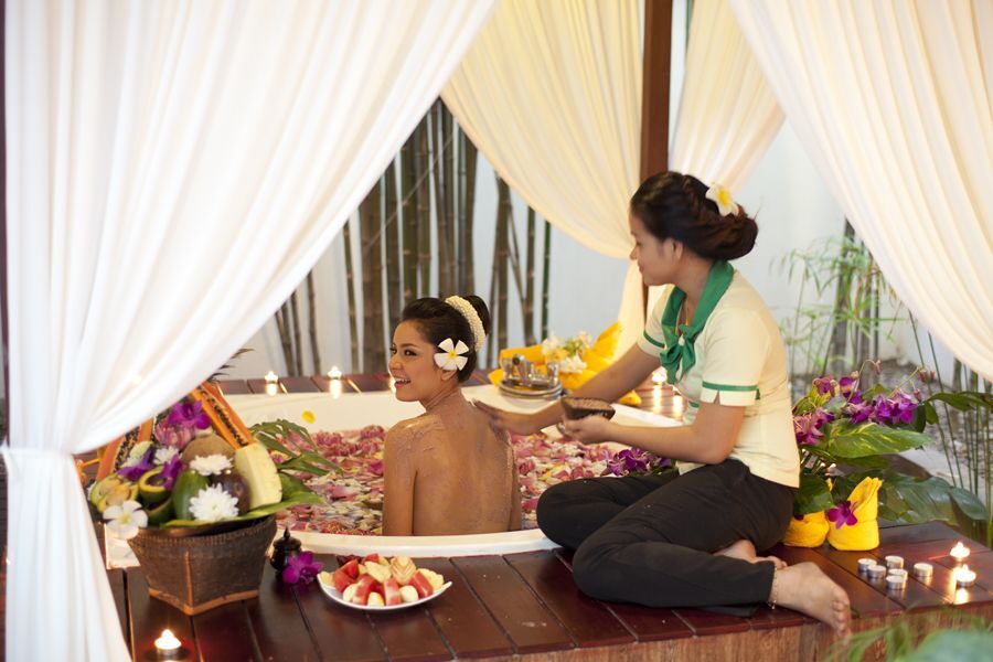 Massage balinais fleurs frangipanier