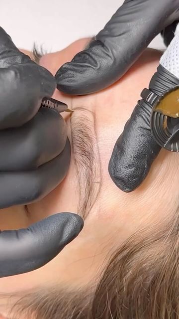 Microblading sourcils avant après