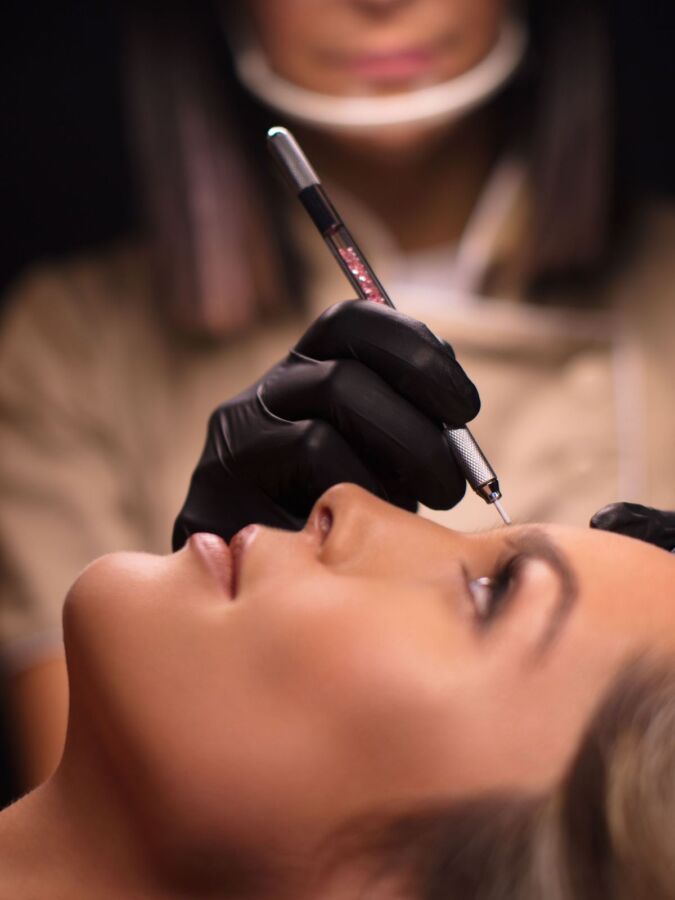 Microblading sourcils avant après