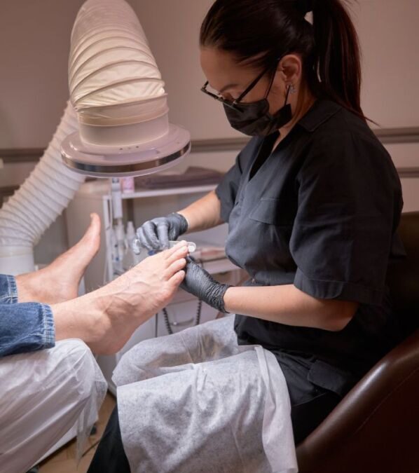 Soin des pieds homme en institut : les meilleures techniques pour des pieds en pleine santé