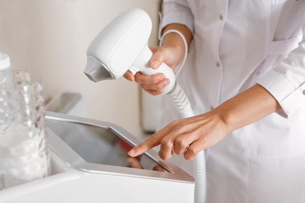 épilation intime homme cannes